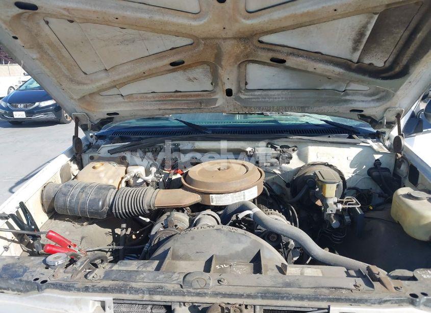 Photo 10 of 1990 Chevrolet Gmt-400 C2500 (VIN 1GCGC24KXLE161881)