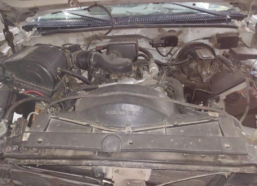 Photo 10 of 1999 Chevrolet C2500 (VIN 1GCGC24R0XR705073)