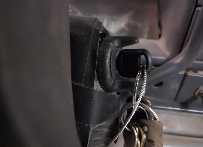 Photo 11 of 1999 Chevrolet C2500 (VIN 1GCGC24R0XR705073)