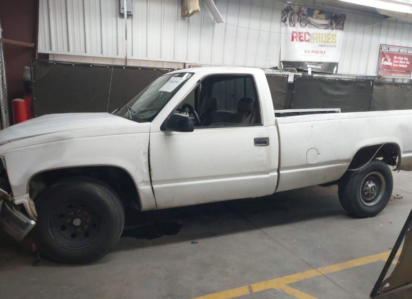 Photo 14 of 1999 Chevrolet C2500 (VIN 1GCGC24R0XR705073)