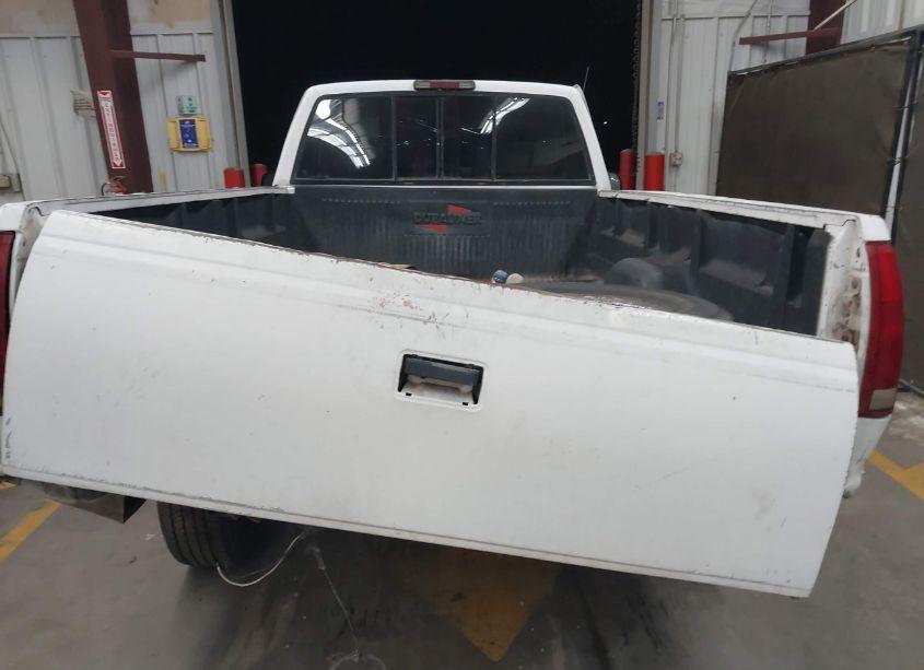 Photo 16 of 1999 Chevrolet C2500 (VIN 1GCGC24R0XR705073)