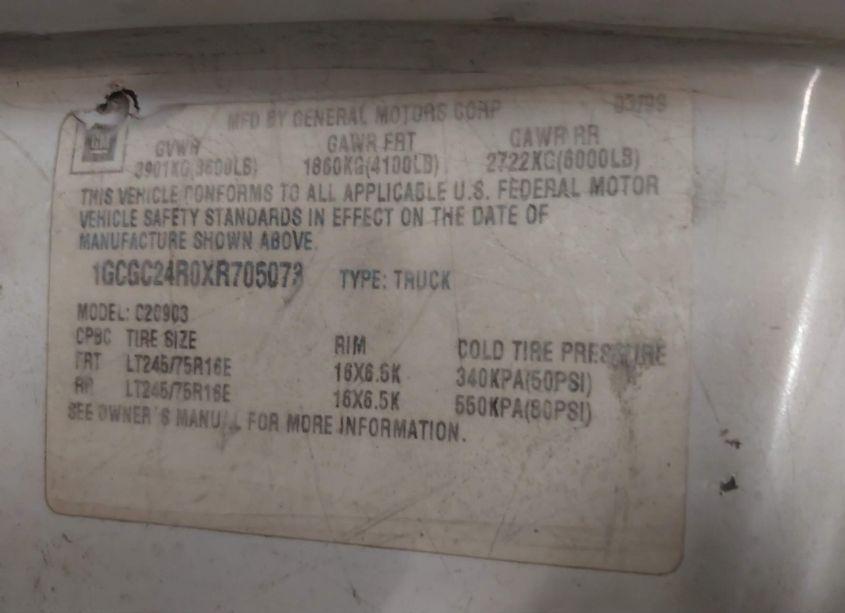 Photo 9 of 1999 Chevrolet C2500 (VIN 1GCGC24R0XR705073)