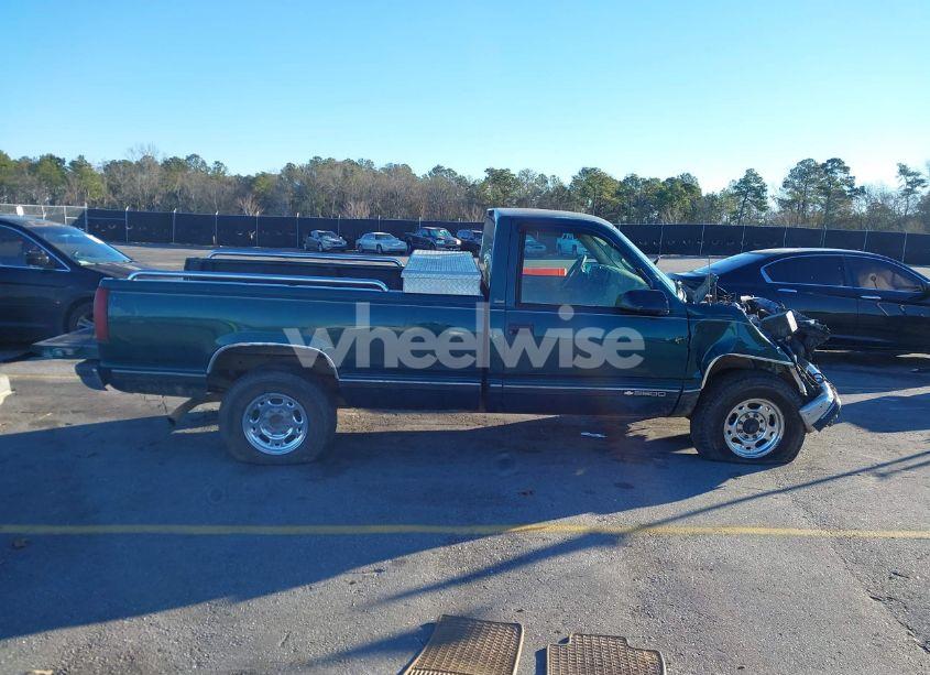 Photo 13 of 1996 Chevrolet Gmt-400 C2500 (VIN 1GCGC24R2TE107035)