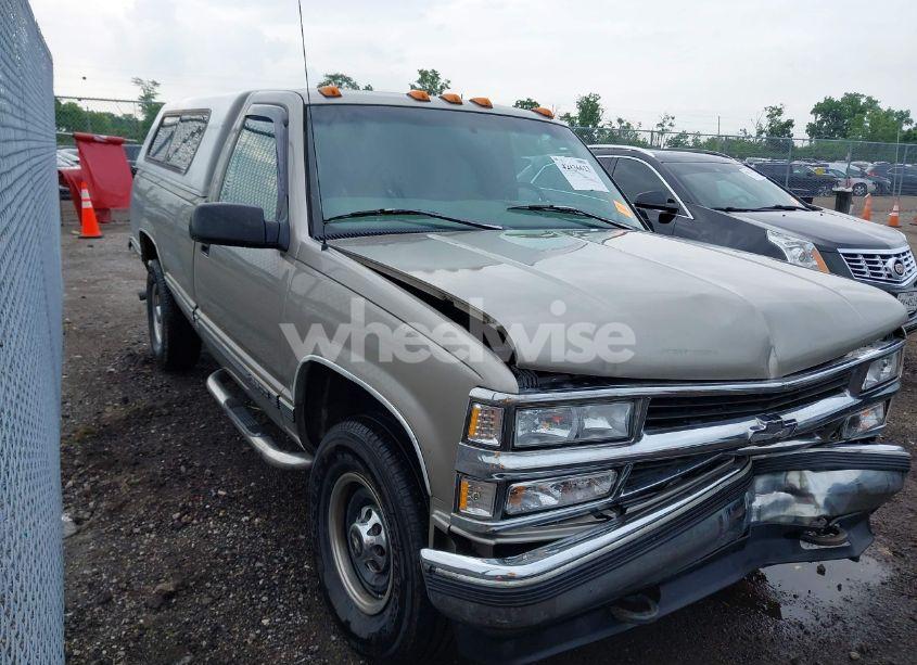 1999 Chevrolet C2500 (VIN 1GCGC24R2XF004021) main photo