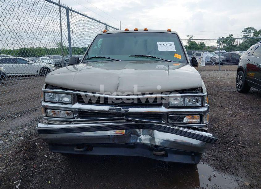 Photo 12 of 1999 Chevrolet C2500 (VIN 1GCGC24R2XF004021)