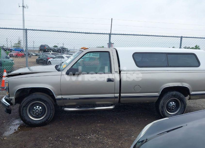 Photo 14 of 1999 Chevrolet C2500 (VIN 1GCGC24R2XF004021)