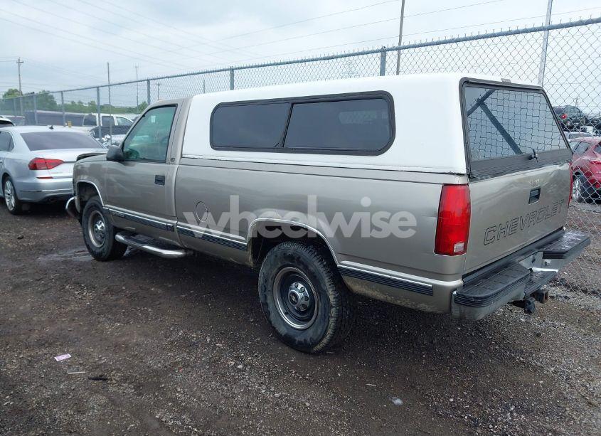 Photo 3 of 1999 Chevrolet C2500 (VIN 1GCGC24R2XF004021)