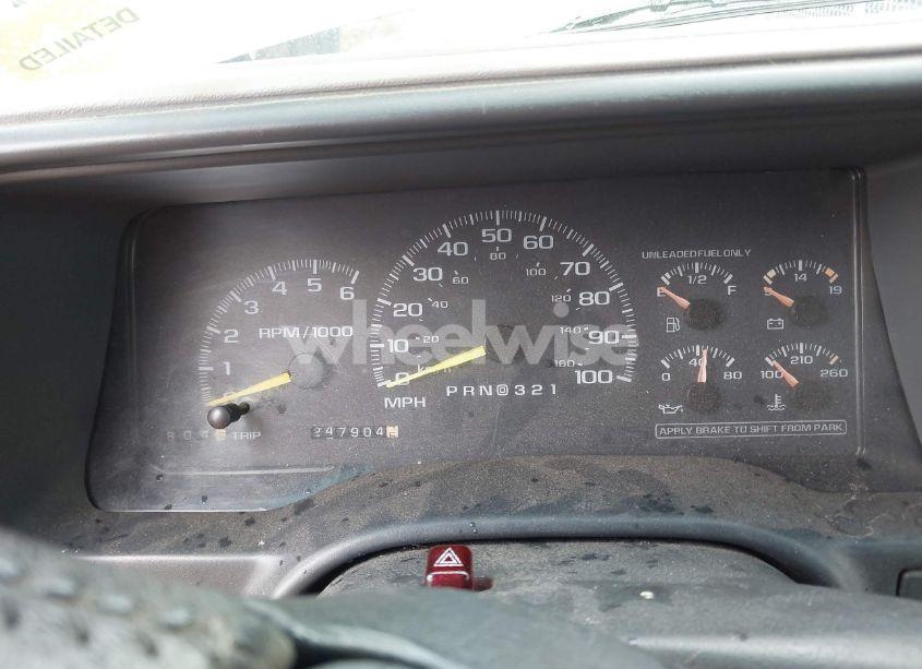 Photo 7 of 1999 Chevrolet C2500 (VIN 1GCGC24R2XF004021)