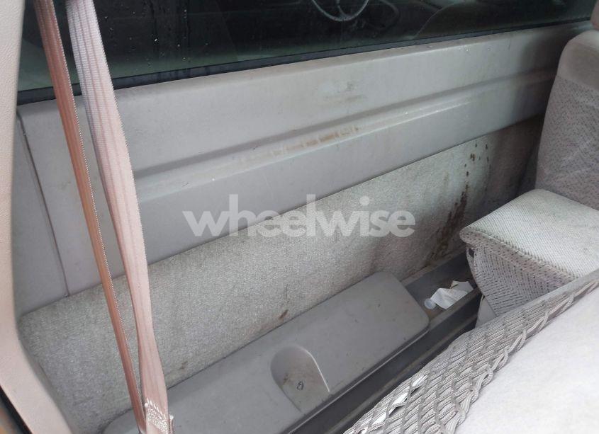 Photo 8 of 1999 Chevrolet C2500 (VIN 1GCGC24R2XF004021)