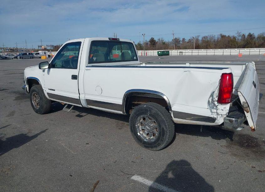 Photo 6 of 1999 Chevrolet C2500 (VIN 1GCGC24R3XR702278)