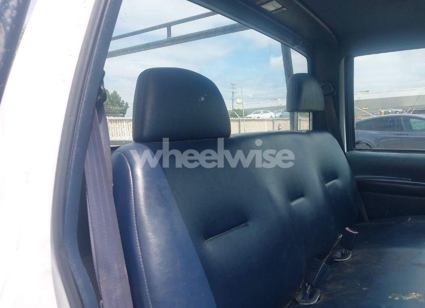 Photo 8 of 1999 Chevrolet C2500 (VIN 1GCGC24R4XF037800)