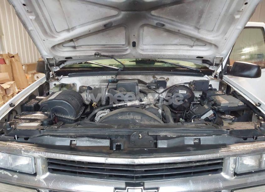 Photo 10 of 1998 Chevrolet C2500 FLEETSIDE (VIN 1GCGC24R6WZ121937)