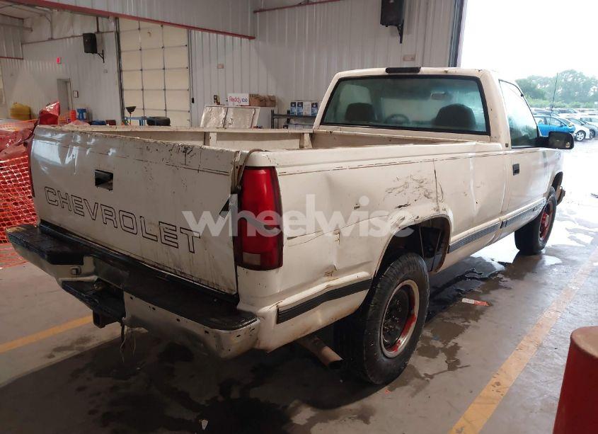 Photo 4 of 1998 Chevrolet C2500 FLEETSIDE (VIN 1GCGC24R6WZ121937)