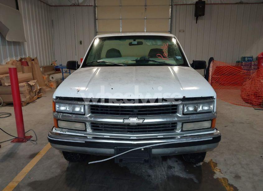 Photo 6 of 1998 Chevrolet C2500 FLEETSIDE (VIN 1GCGC24R6WZ121937)