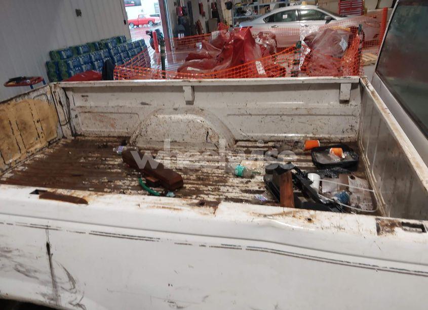 Photo 8 of 1998 Chevrolet C2500 FLEETSIDE (VIN 1GCGC24R6WZ121937)