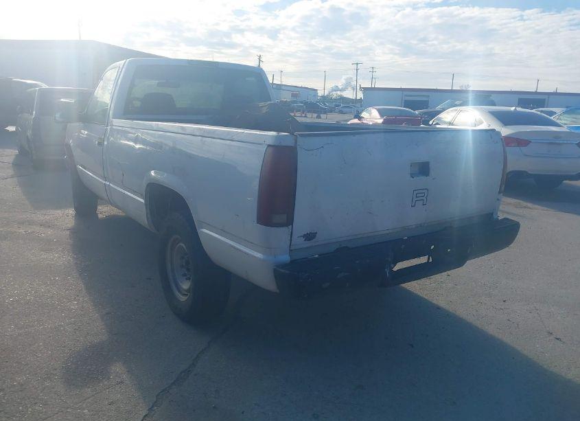Photo 3 of 1999 Chevrolet C2500 (VIN 1GCGC24R8XR712594)