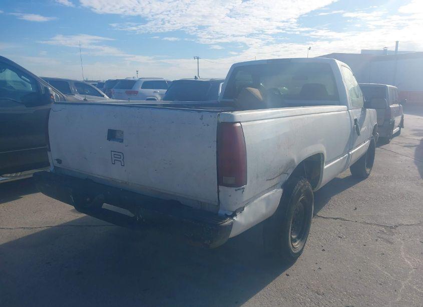Photo 4 of 1999 Chevrolet C2500 (VIN 1GCGC24R8XR712594)