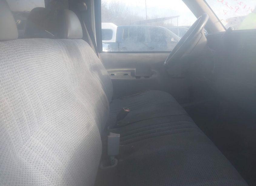 Photo 5 of 1999 Chevrolet C2500 (VIN 1GCGC24R8XR712594)