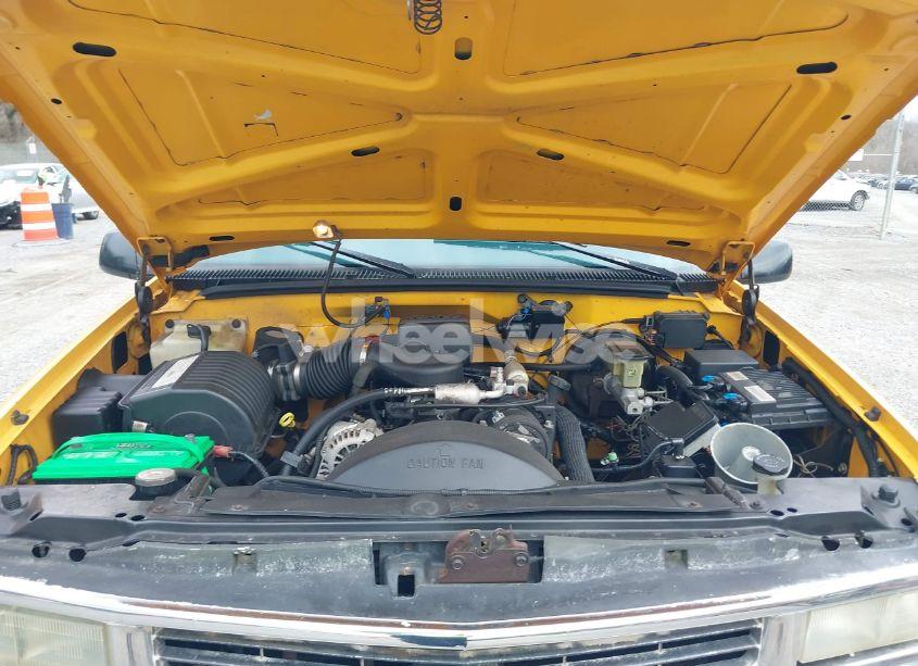 Photo 10 of 1998 Chevrolet C2500 FLEETSIDE (VIN 1GCGC24RXWZ215125)