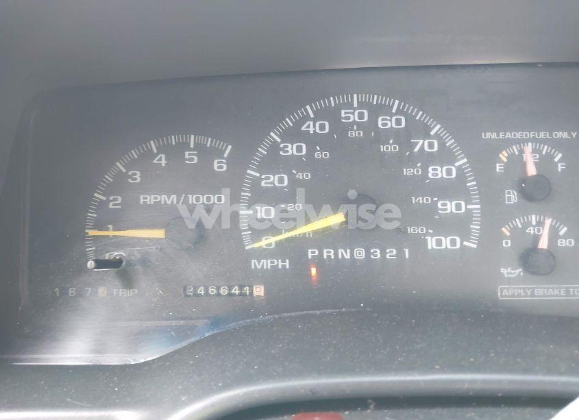 Photo 7 of 1998 Chevrolet C2500 FLEETSIDE (VIN 1GCGC24RXWZ215125)