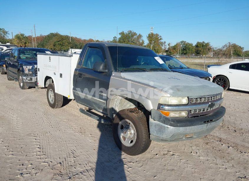 2001 Chevrolet Silverado 2500 (VIN 1GCGC24U01Z301976) main photo