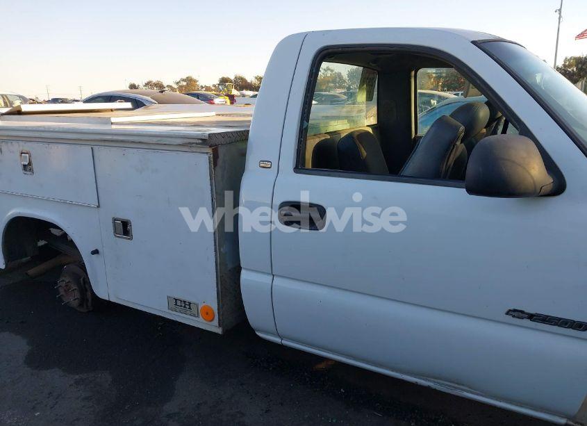 Photo 13 of 1999 Chevrolet Silverado 2500 (VIN 1GCGC24U3XE170980)