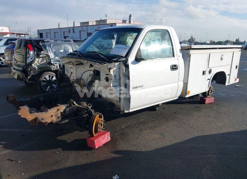 Photo 2 of 1999 Chevrolet Silverado 2500 (VIN 1GCGC24U3XE170980)