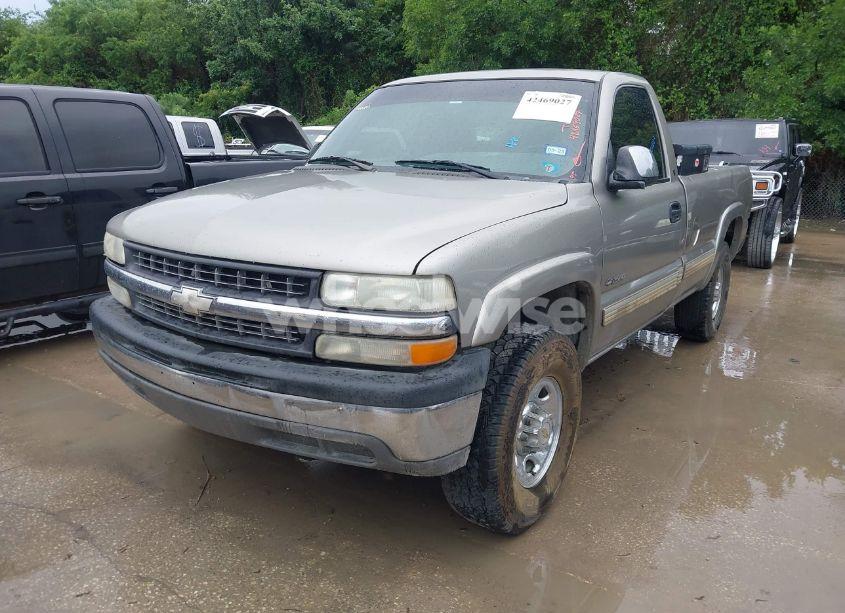 Photo 2 of 2001 Chevrolet Silverado 2500 LS (VIN 1GCGC24U61Z174960)