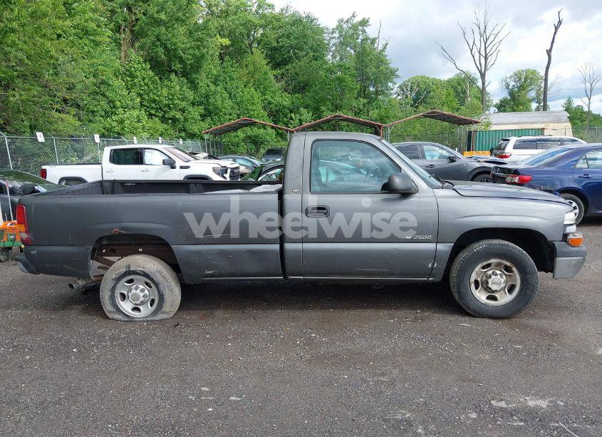 Photo 13 of 2000 Chevrolet Silverado 2500 (VIN 1GCGC24U9YE369761)