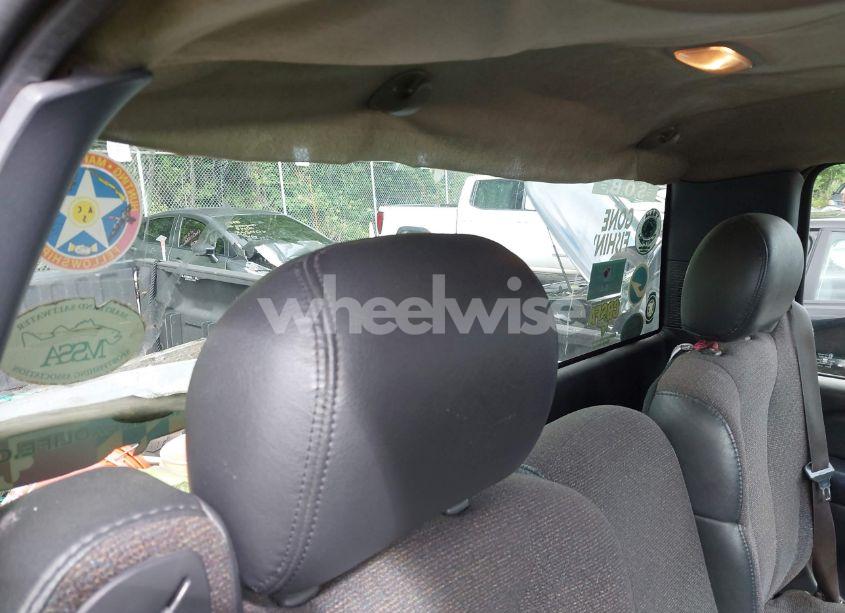 Photo 8 of 2000 Chevrolet Silverado 2500 (VIN 1GCGC24U9YE369761)