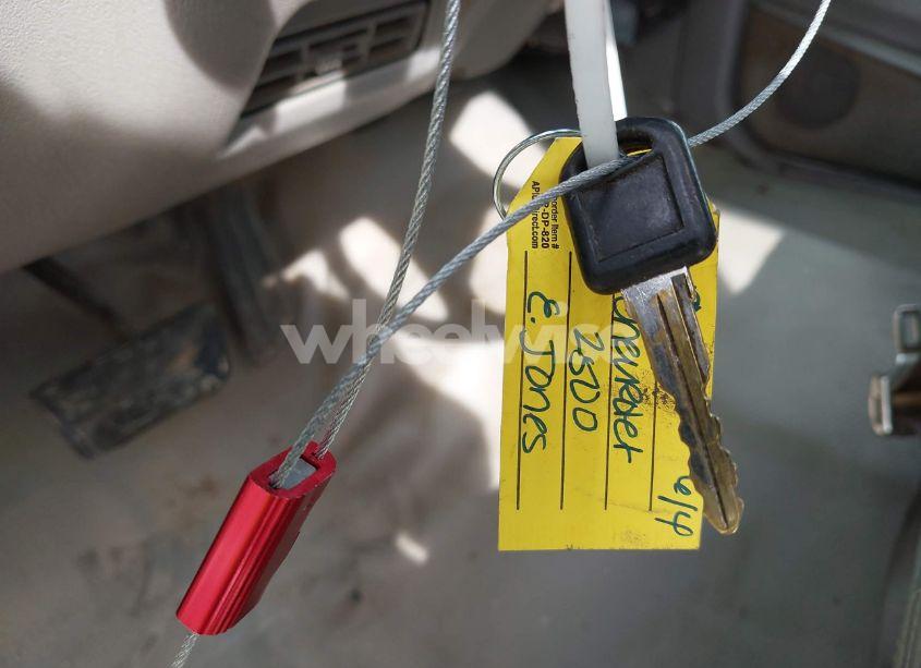 Photo 11 of 1996 Chevrolet Gmt-400 C2500 (VIN 1GCGC29R2TE200856)