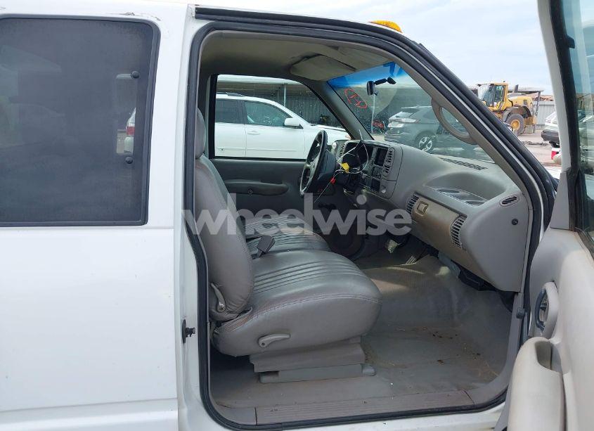 Photo 5 of 1996 Chevrolet Gmt-400 C2500 (VIN 1GCGC29R2TE200856)