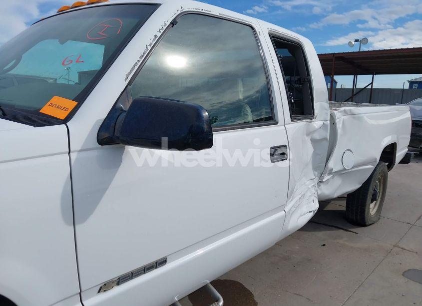 Photo 6 of 1996 Chevrolet Gmt-400 C2500 (VIN 1GCGC29R2TE200856)