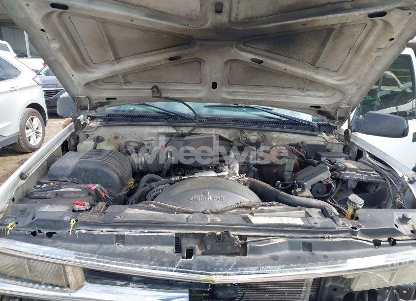 Photo 10 of 1998 Chevrolet C2500 FLEETSIDE (VIN 1GCGC29R2WE243341)