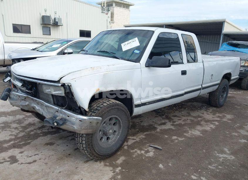 Photo 2 of 1998 Chevrolet C2500 FLEETSIDE (VIN 1GCGC29R2WE243341)