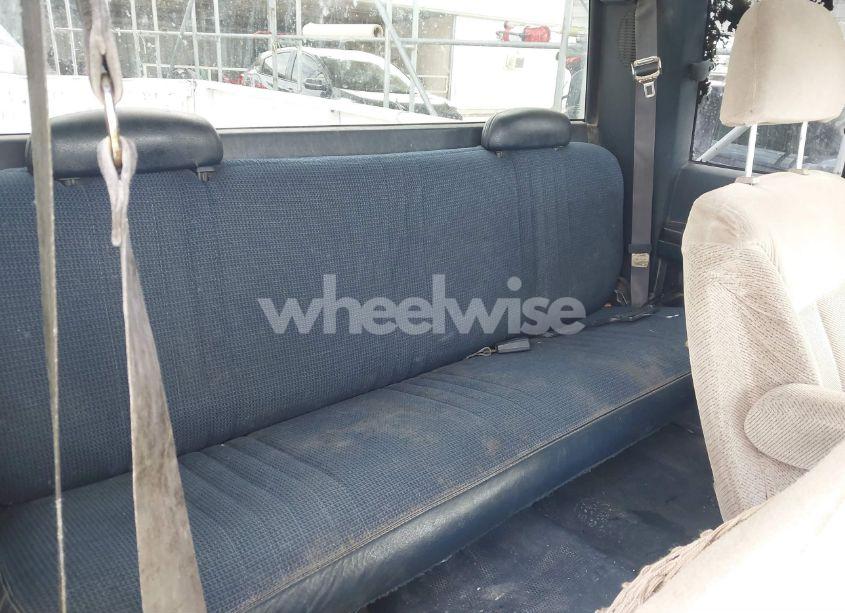 Photo 8 of 1998 Chevrolet C2500 FLEETSIDE (VIN 1GCGC29R2WE243341)