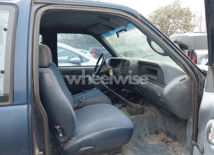 Photo 5 of 1998 Chevrolet C2500 FLEETSIDE (VIN 1GCGC29R7WE210500)