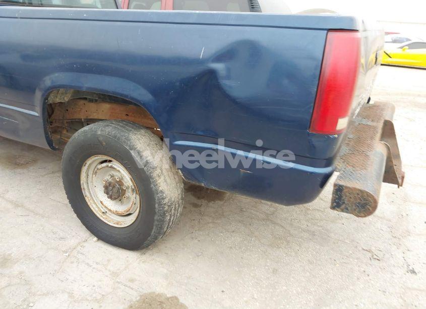 Photo 6 of 1998 Chevrolet C2500 FLEETSIDE (VIN 1GCGC29R7WE210500)