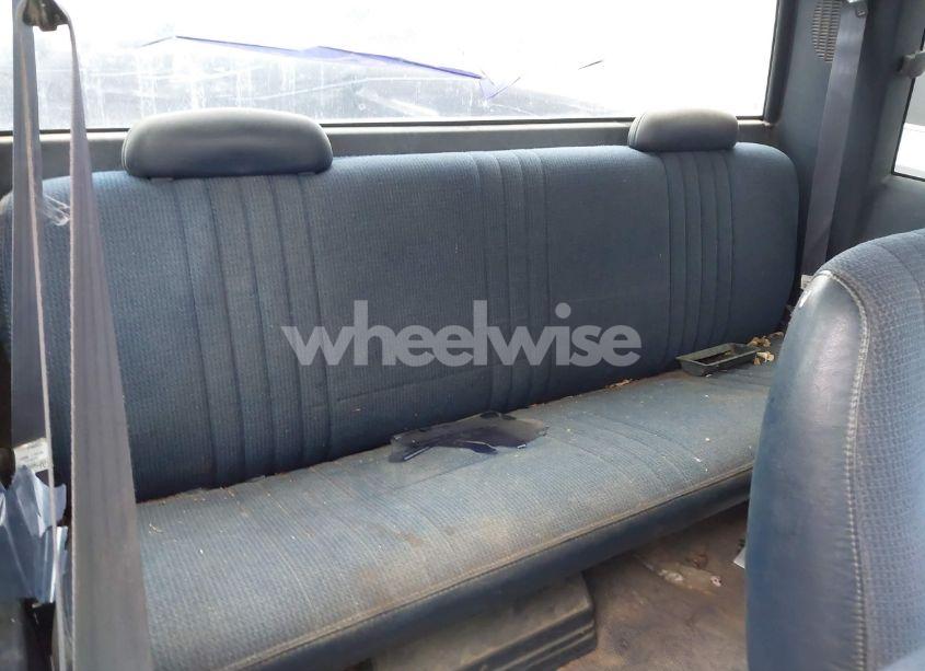 Photo 8 of 1998 Chevrolet C2500 FLEETSIDE (VIN 1GCGC29R7WE210500)