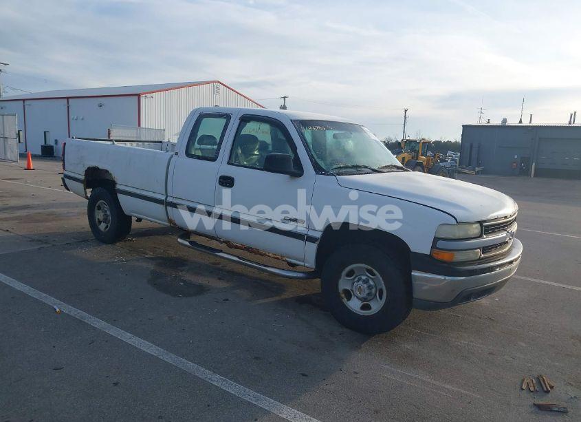 1999 Chevrolet Silverado 2500 (VIN 1GCGC29U8XE205909) main photo