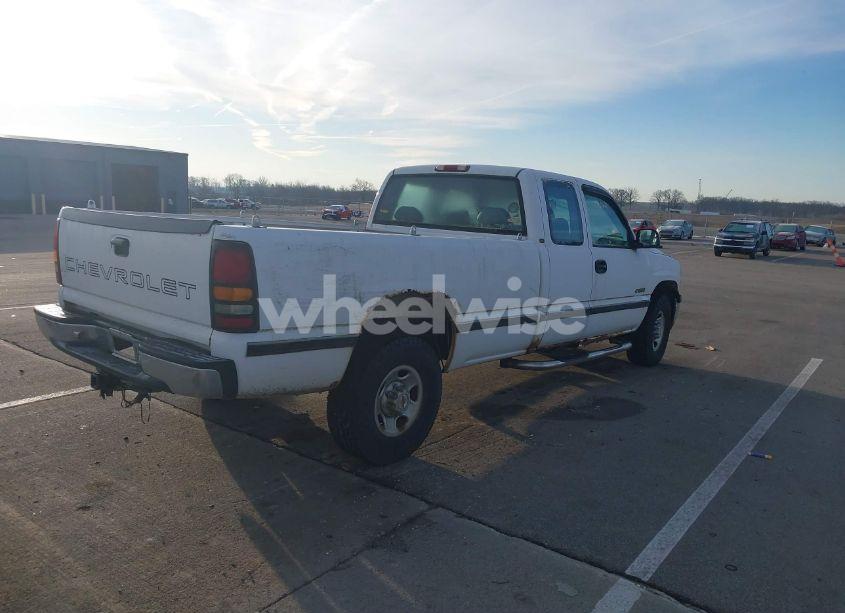 Photo 4 of 1999 Chevrolet Silverado 2500 (VIN 1GCGC29U8XE205909)