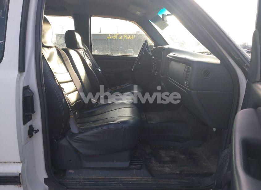 Photo 5 of 1999 Chevrolet Silverado 2500 (VIN 1GCGC29U8XE205909)