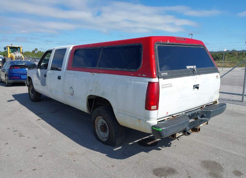 Photo 3 of 2000 Chevrolet C3500 (VIN 1GCGC33R2YF486272)