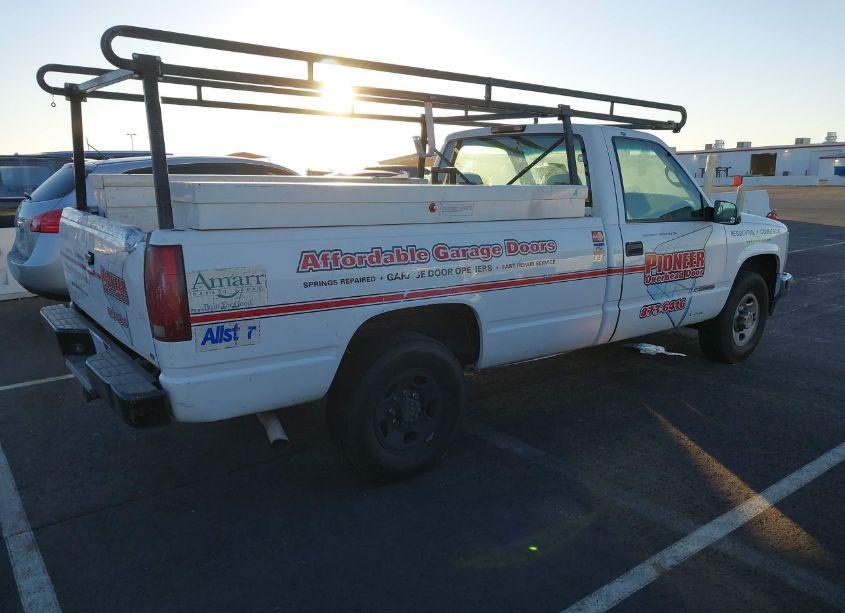 Photo 4 of 2000 Chevrolet C3500 (VIN 1GCGC34R2YR229223)