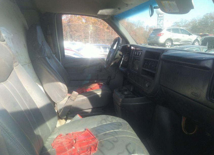 Photo 5 of 2009 Chevrolet Express 2500 WORK VAN (VIN 1GCGG25C191115044)