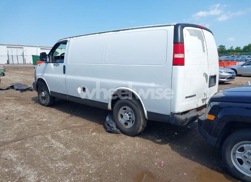 Photo 3 of 2009 Chevrolet Express 2500 WORK VAN (VIN 1GCGG25C191184204)
