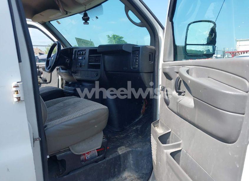 Photo 5 of 2009 Chevrolet Express 2500 WORK VAN (VIN 1GCGG25C191184204)