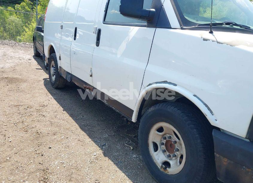 Photo 6 of 2009 Chevrolet Express 2500 WORK VAN (VIN 1GCGG25C191184204)