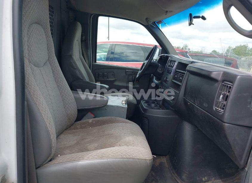Photo 5 of 2009 Chevrolet Express 2500 WORK VAN (VIN 1GCGG25C391112632)