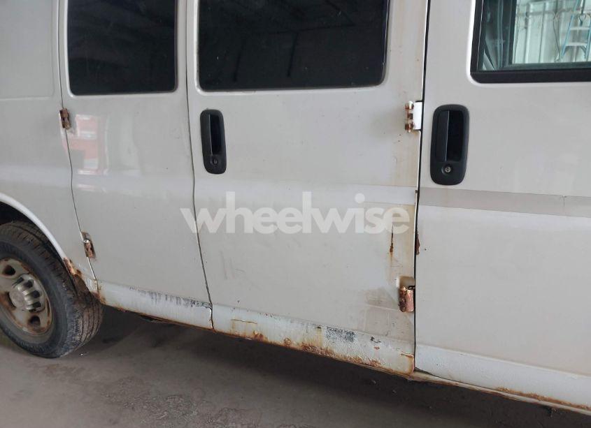 Photo 6 of 2009 Chevrolet Express 2500 WORK VAN (VIN 1GCGG25C391112632)